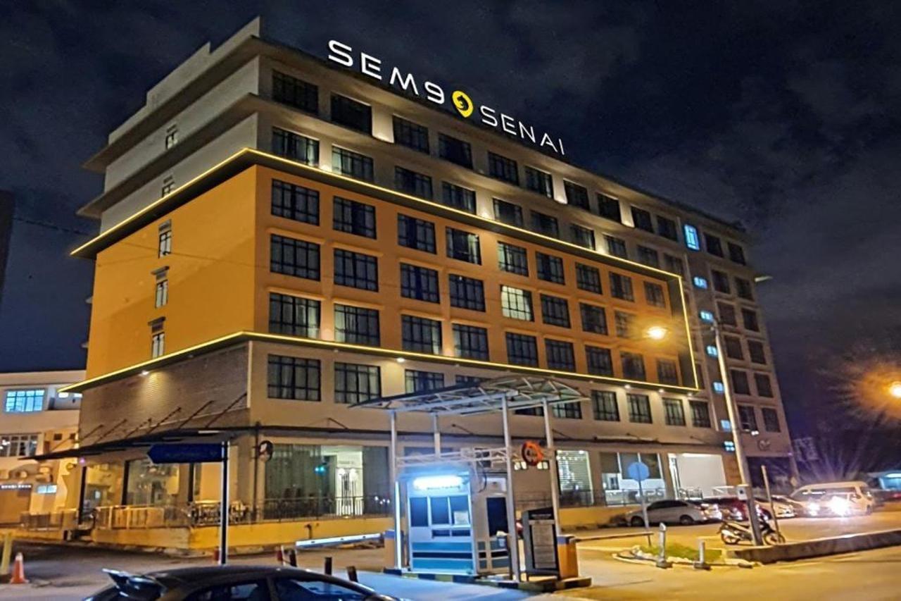 Sem9 Senai Hotel Kulai Buitenkant foto