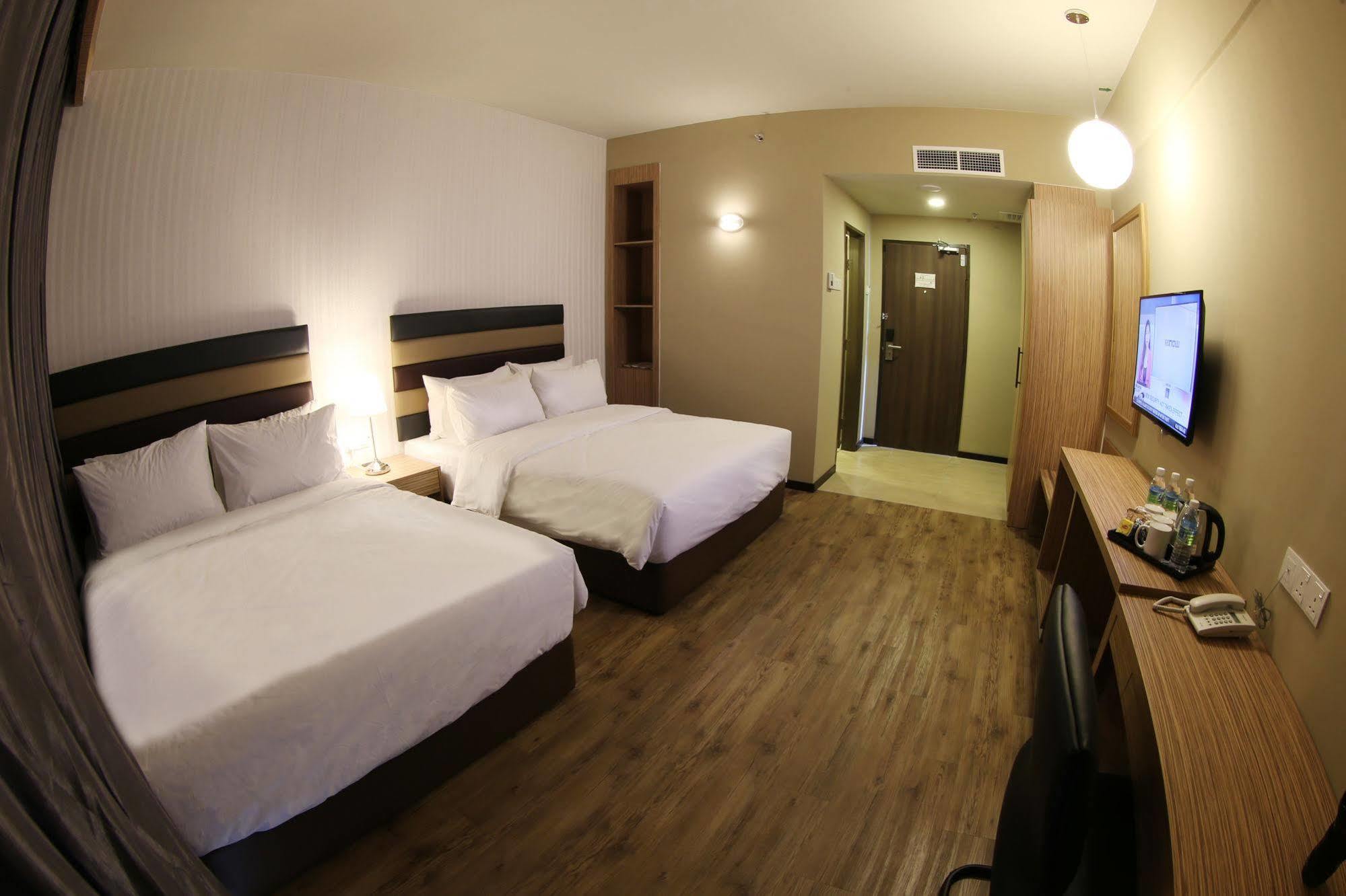 Sem9 Senai Hotel Kulai Buitenkant foto