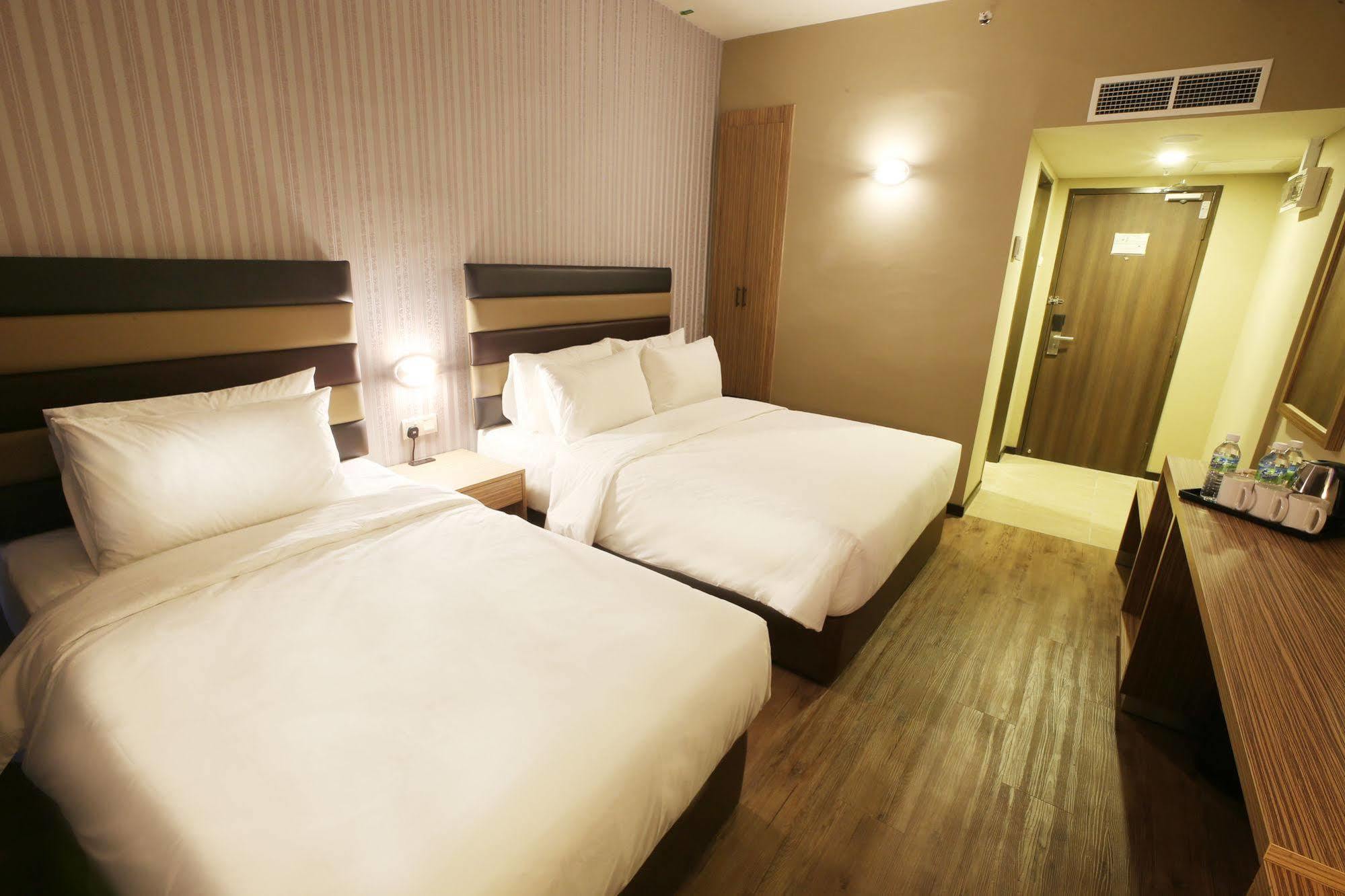 Sem9 Senai Hotel Kulai Buitenkant foto