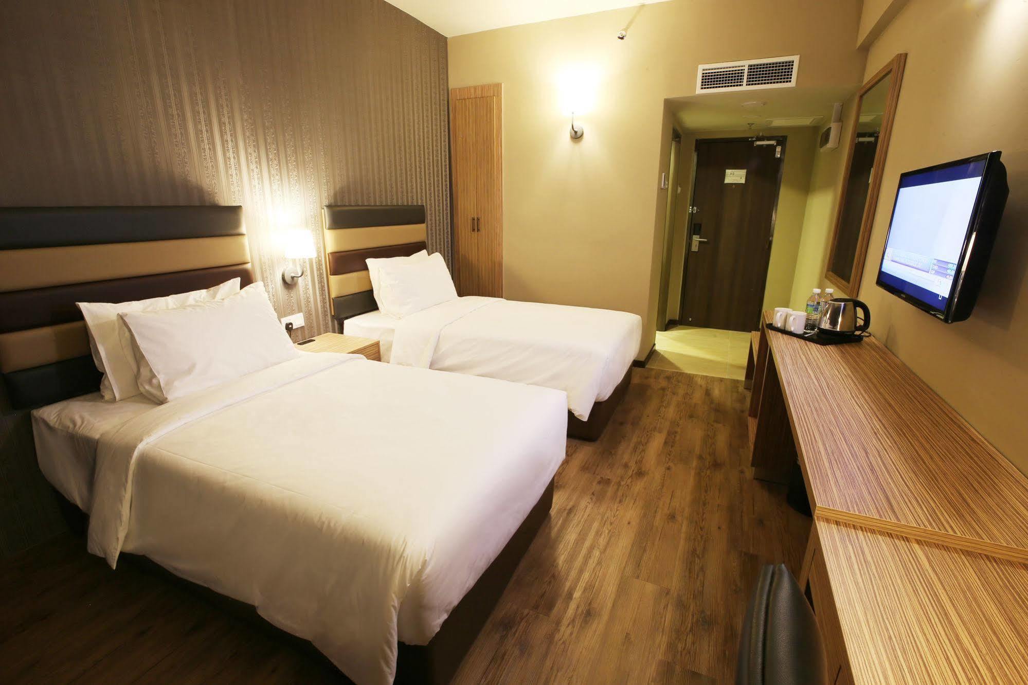 Sem9 Senai Hotel Kulai Buitenkant foto