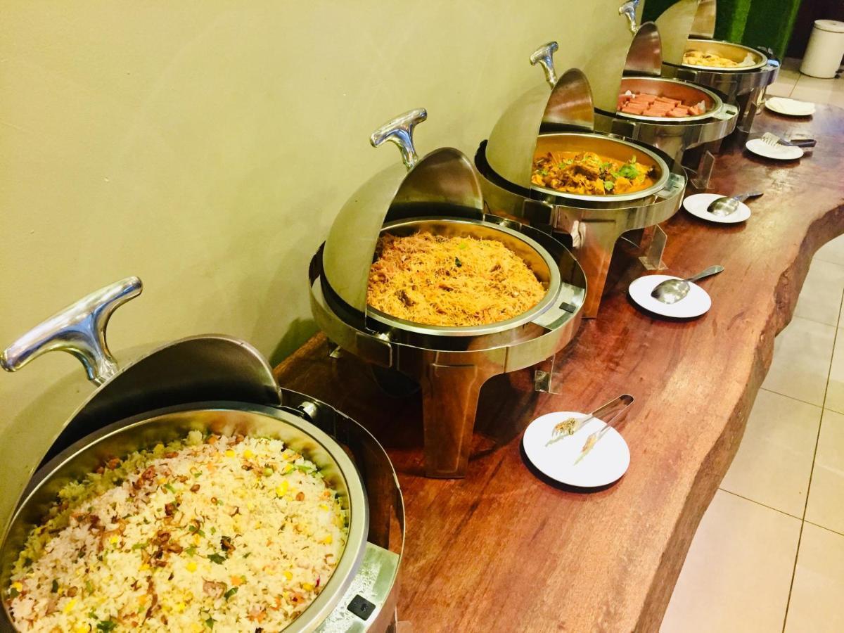 Sem9 Senai Hotel Kulai Buitenkant foto