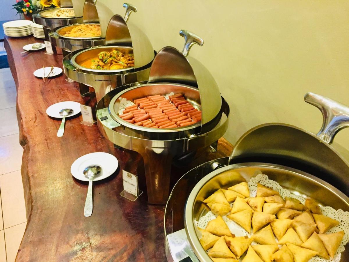 Sem9 Senai Hotel Kulai Buitenkant foto
